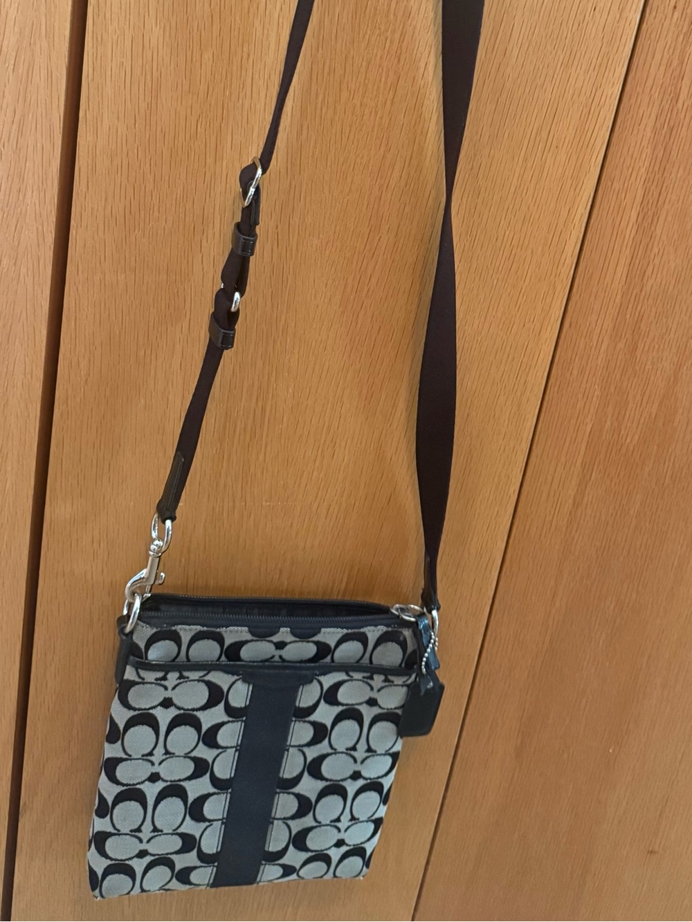 Coach Signature Crossbody - Picture 11 of 11